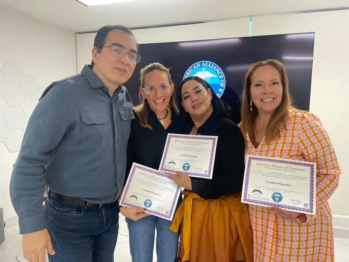 Grupo de egresadas de NeuroAcademia